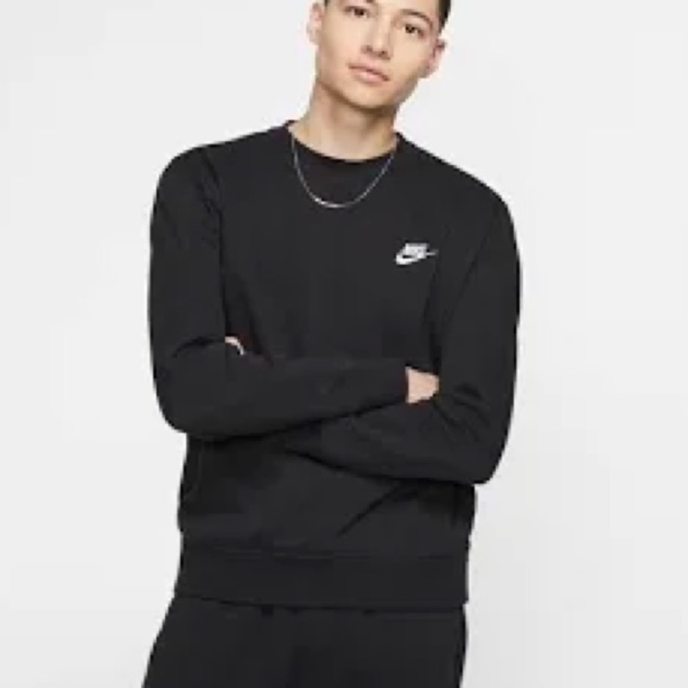 NIKE black crewneck with logo